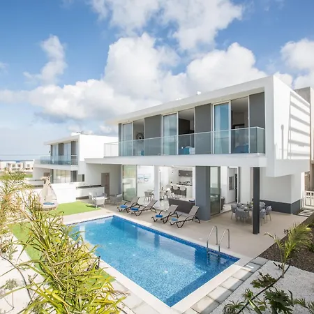 3 Schlafzimmer Ol26 Mit Pool In Πρωταράς